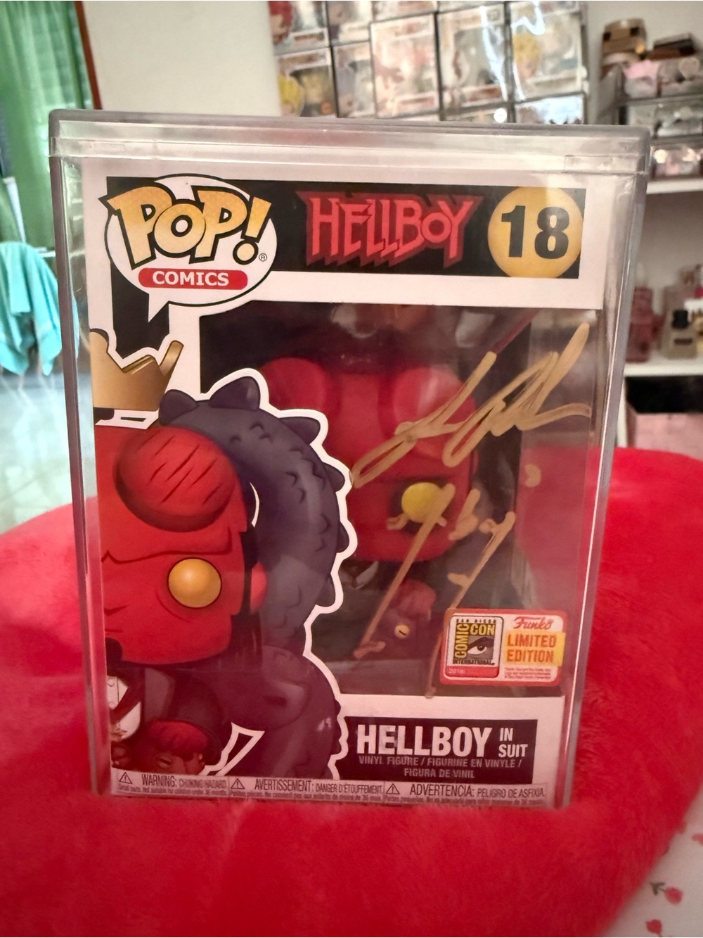 Funko pop Hellboy sdcc sign by Ron Perlman
